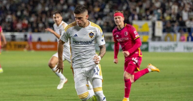 Gabriel Pec’s early goal lifts Galaxy to victory over Seattle