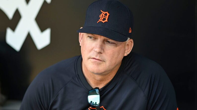 Tigers’ A.J. Hinch says he was nearly hit by car on field before game vs. White Sox