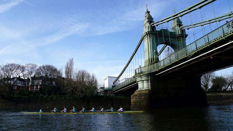 Health warning issued to boat race crews over levels of E.coli in Thames